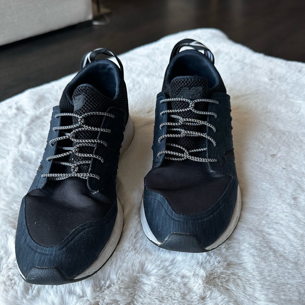 New Balance 420 shoes in Navy/Black-size 9.5